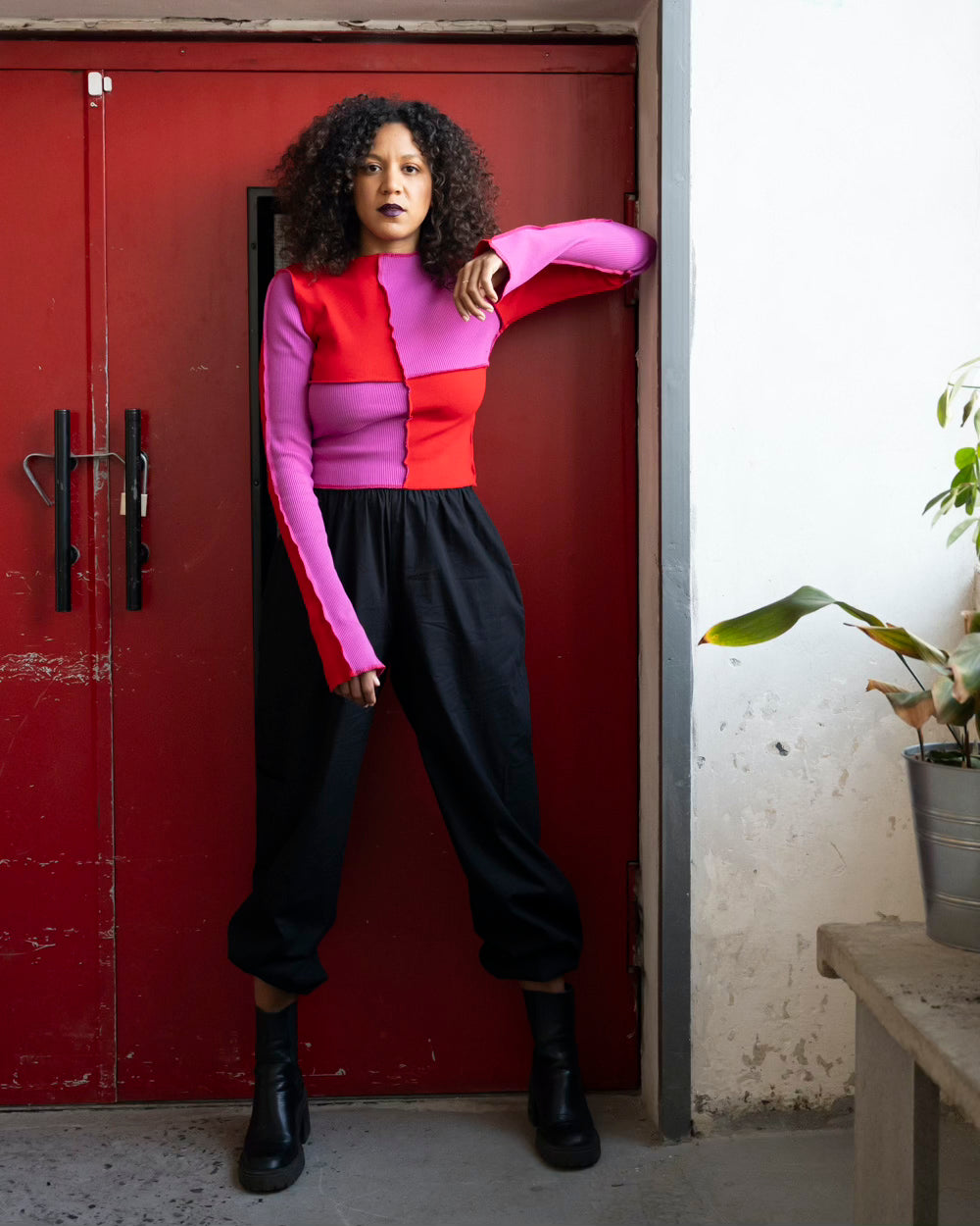 Long sleeve kitchen floor crop top