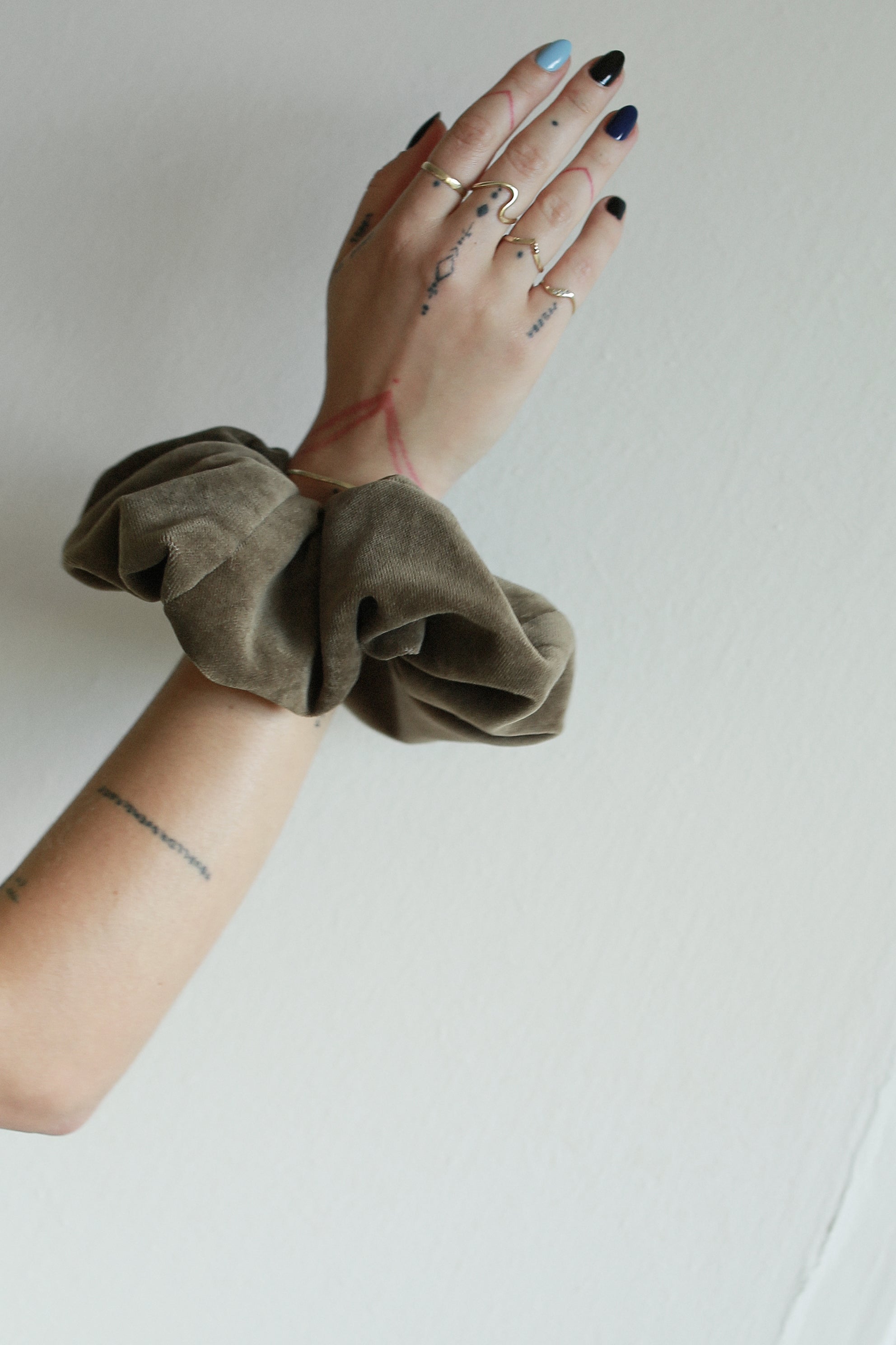 Oversized scrunchie