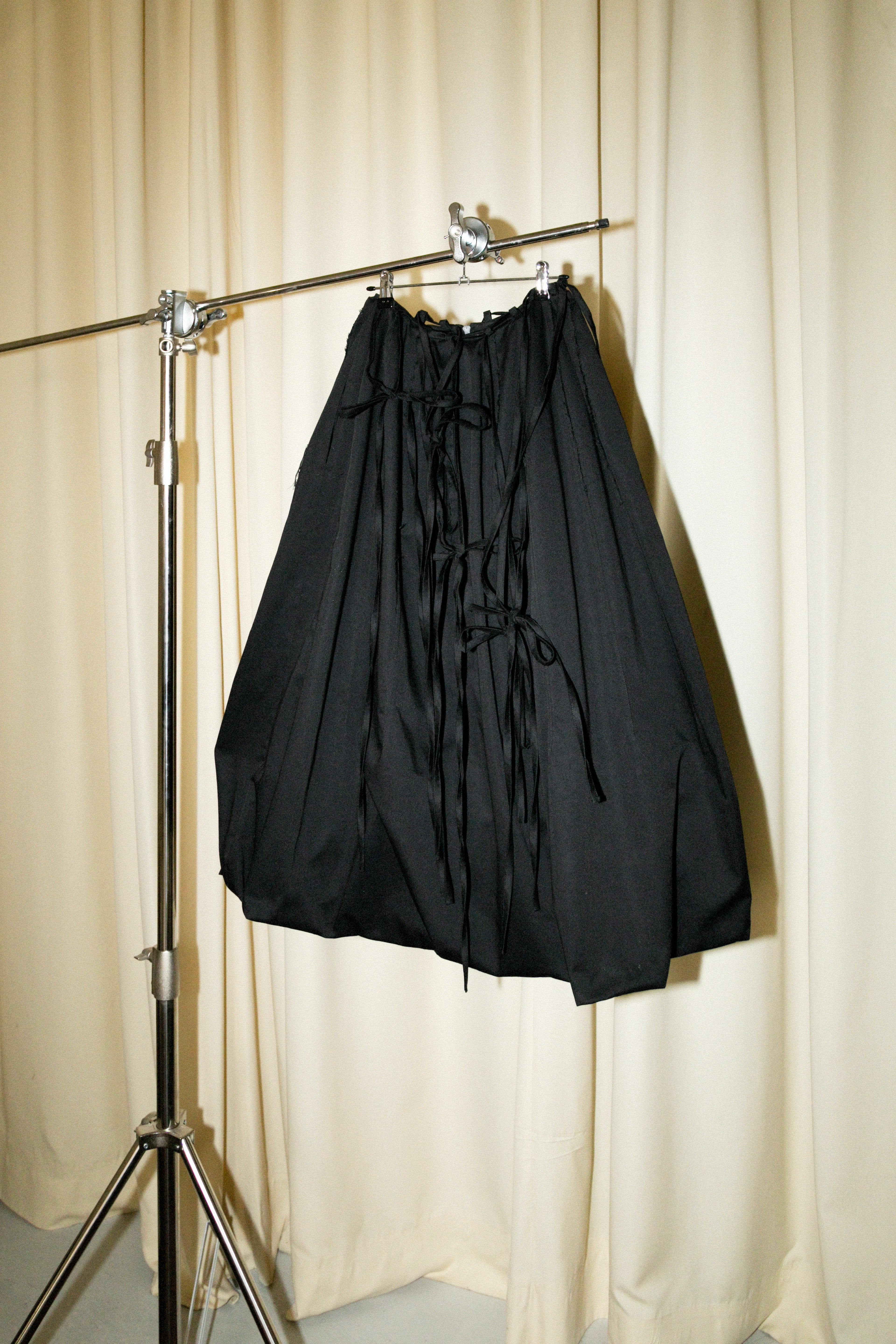 Balloon skirt with strings