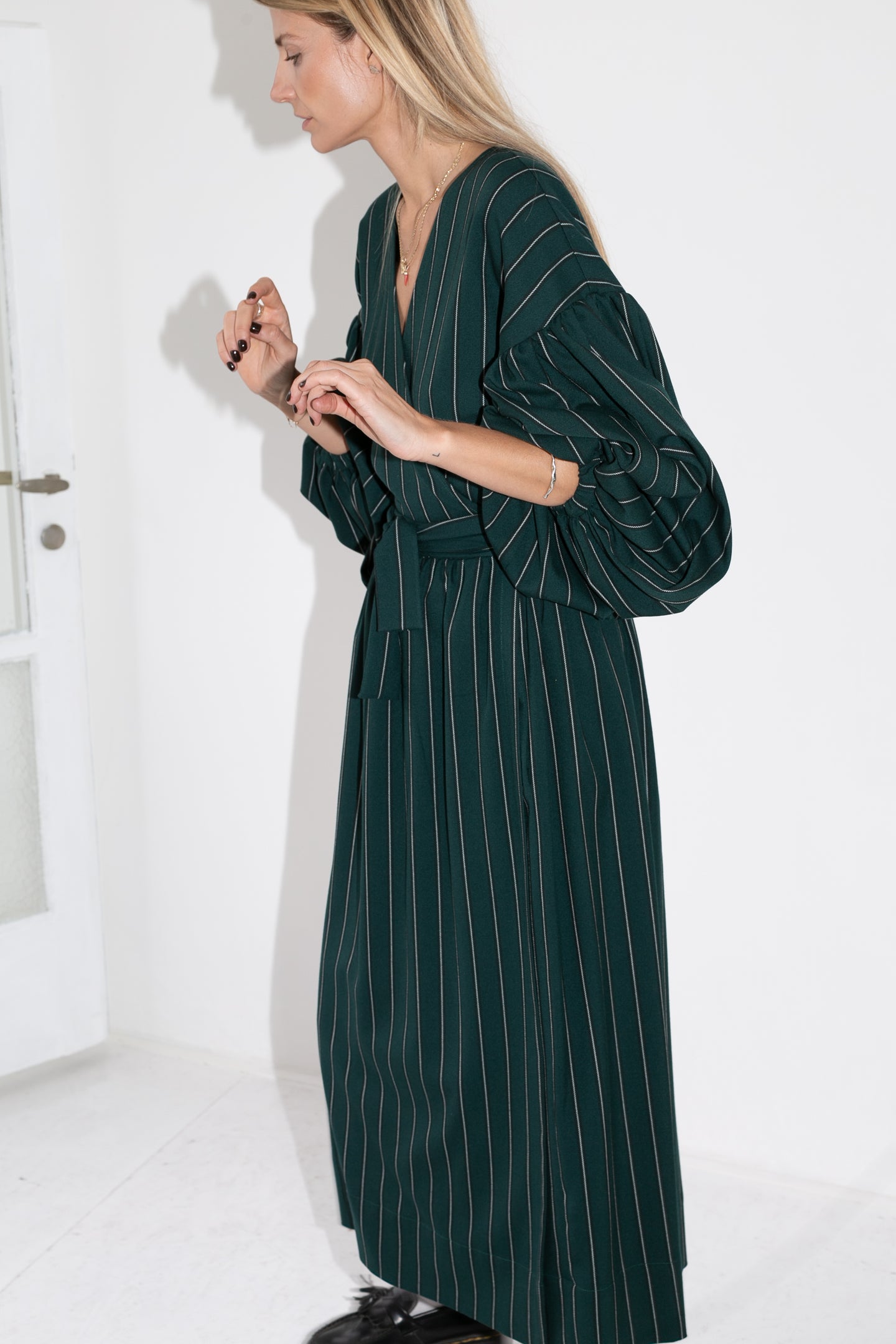 Wrap puff wool sleeve dress