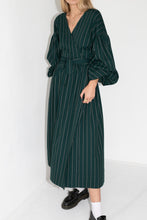 Load image into Gallery viewer, Wrap puff wool sleeve dress

