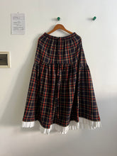 Load image into Gallery viewer, Tartan field skirt
