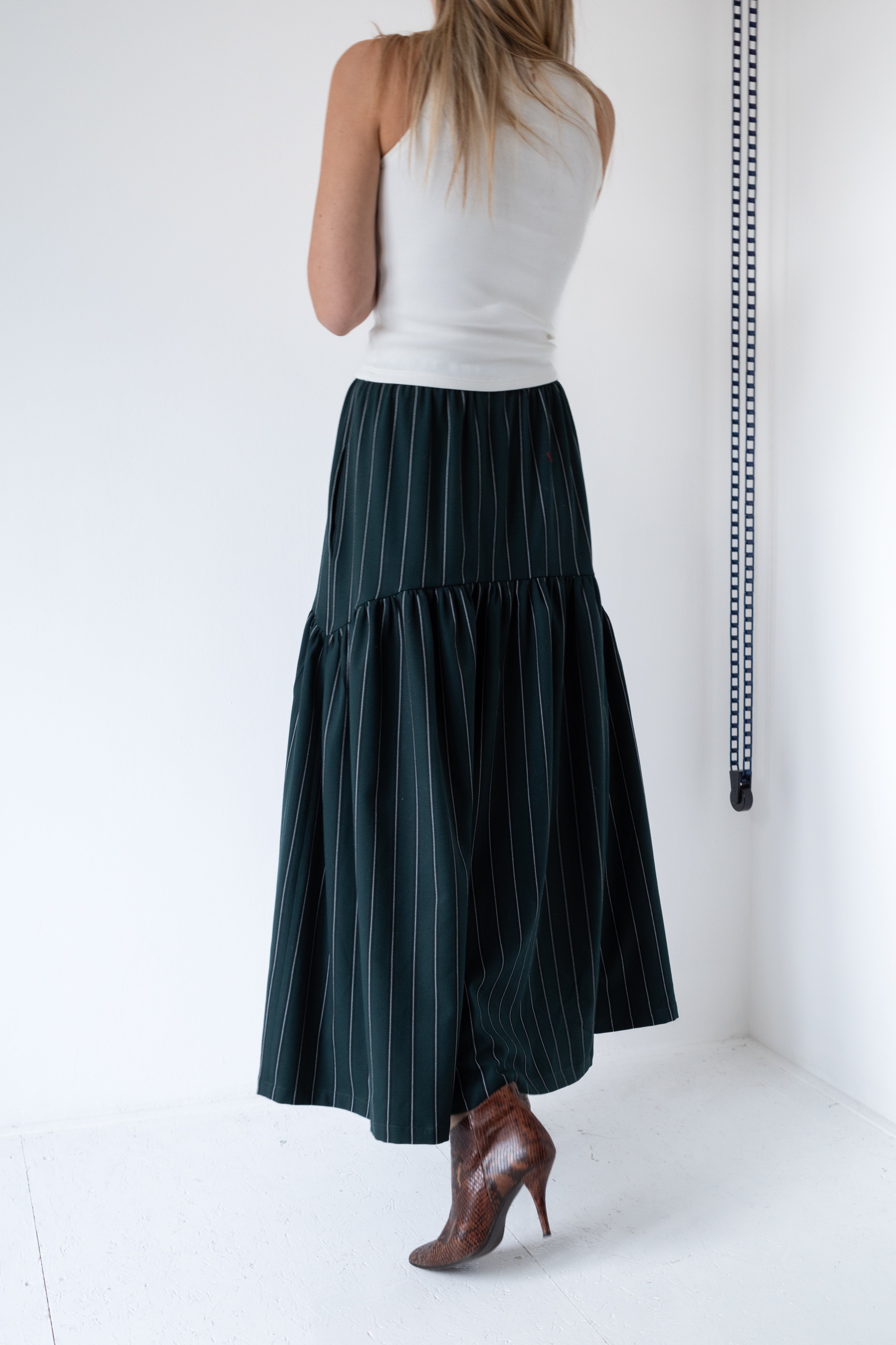 Wool field skirt