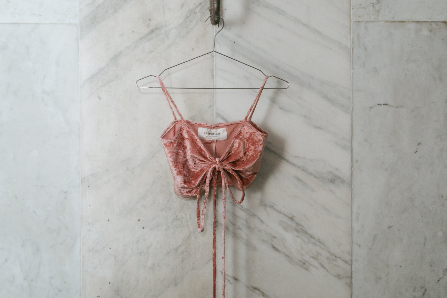 Spaghetti velvet top